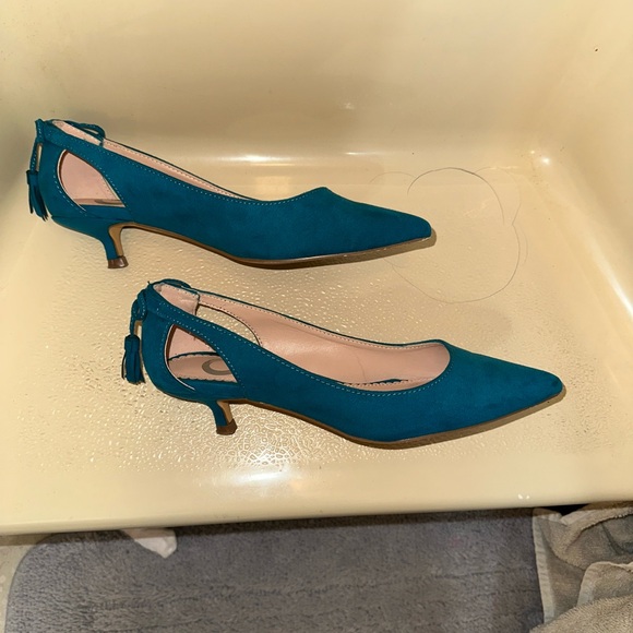 Elegant Teal Women's Heels - Picture 5 of 5